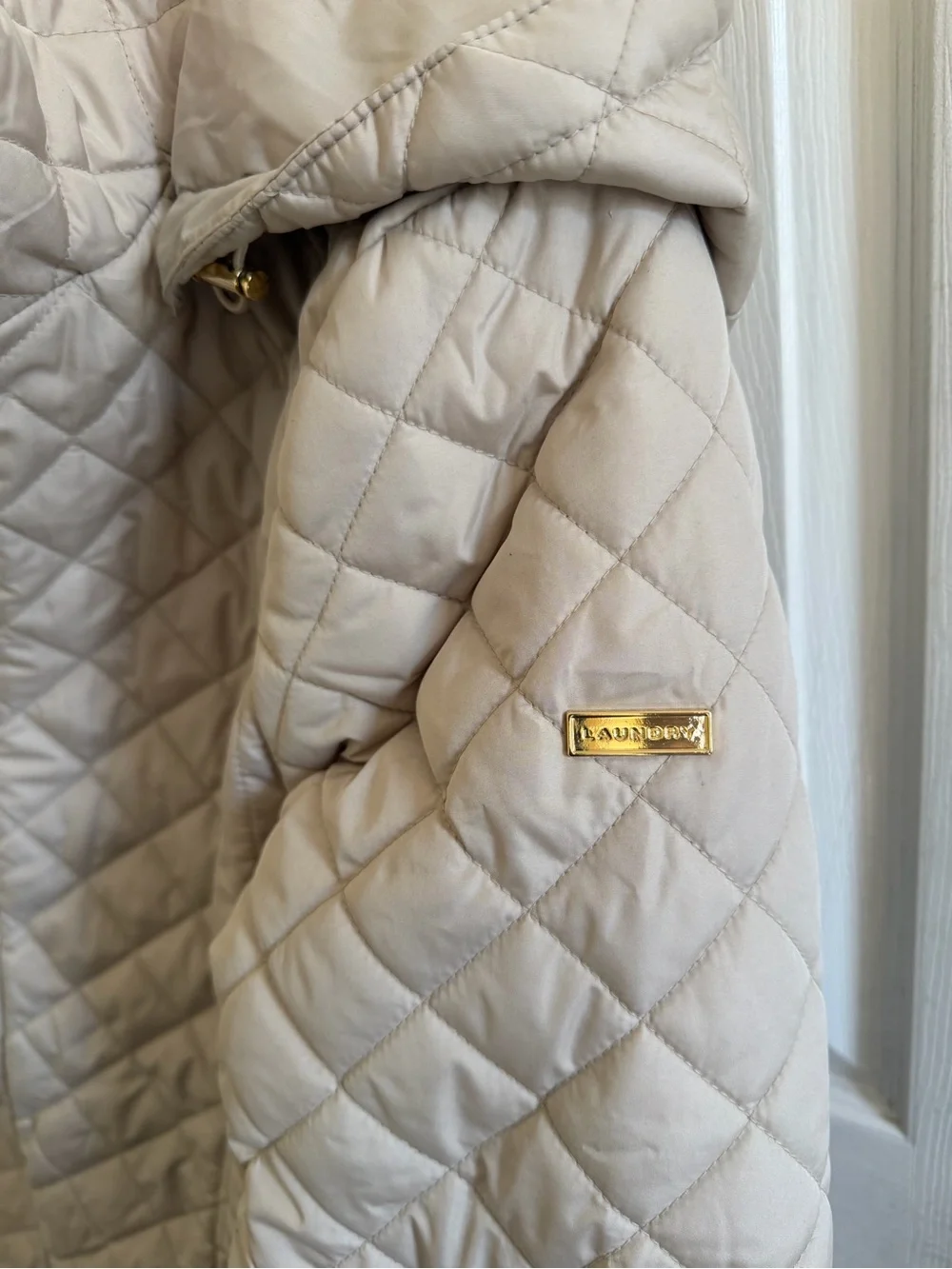Laundry By Shelli Segal Quilted Hooded Bomber Jacket in Light Taupe